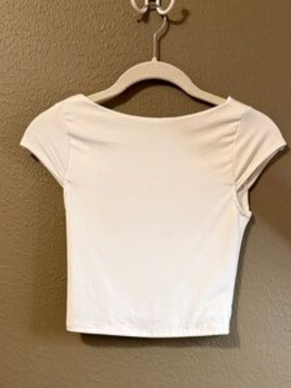 Classic White Women's Top - Picture 2 of 2
